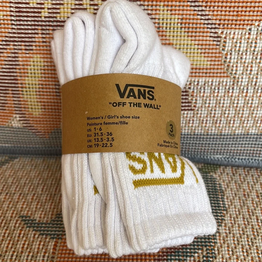 VANS “Off The Wall” Women’s 3 pairs socks set NWT
